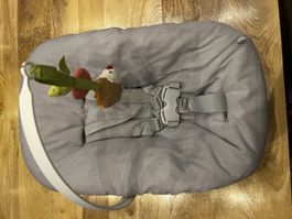 Stokke Tripp Trapp New Birn Aufsatz mit Spielzeug
