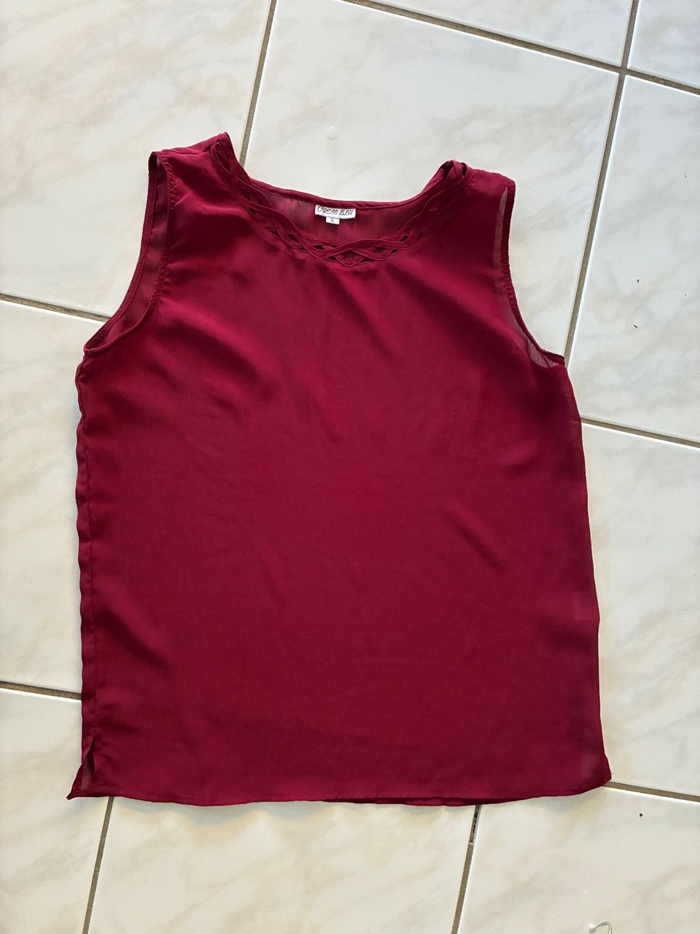 Top: Damen Top, 100% Seide, Weinrot Grösse S – Usato da Bättwil venduto da tre_tj9g 1