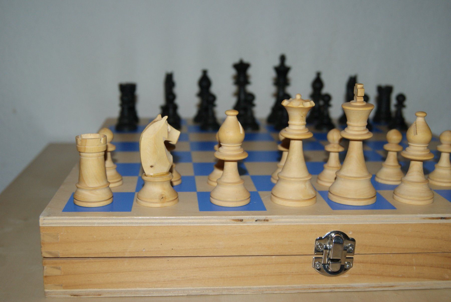 Jeux: Schachbrett-Box mit Staunton Figuren - PLUS – D'occasion à Zürich par Widi1 2
