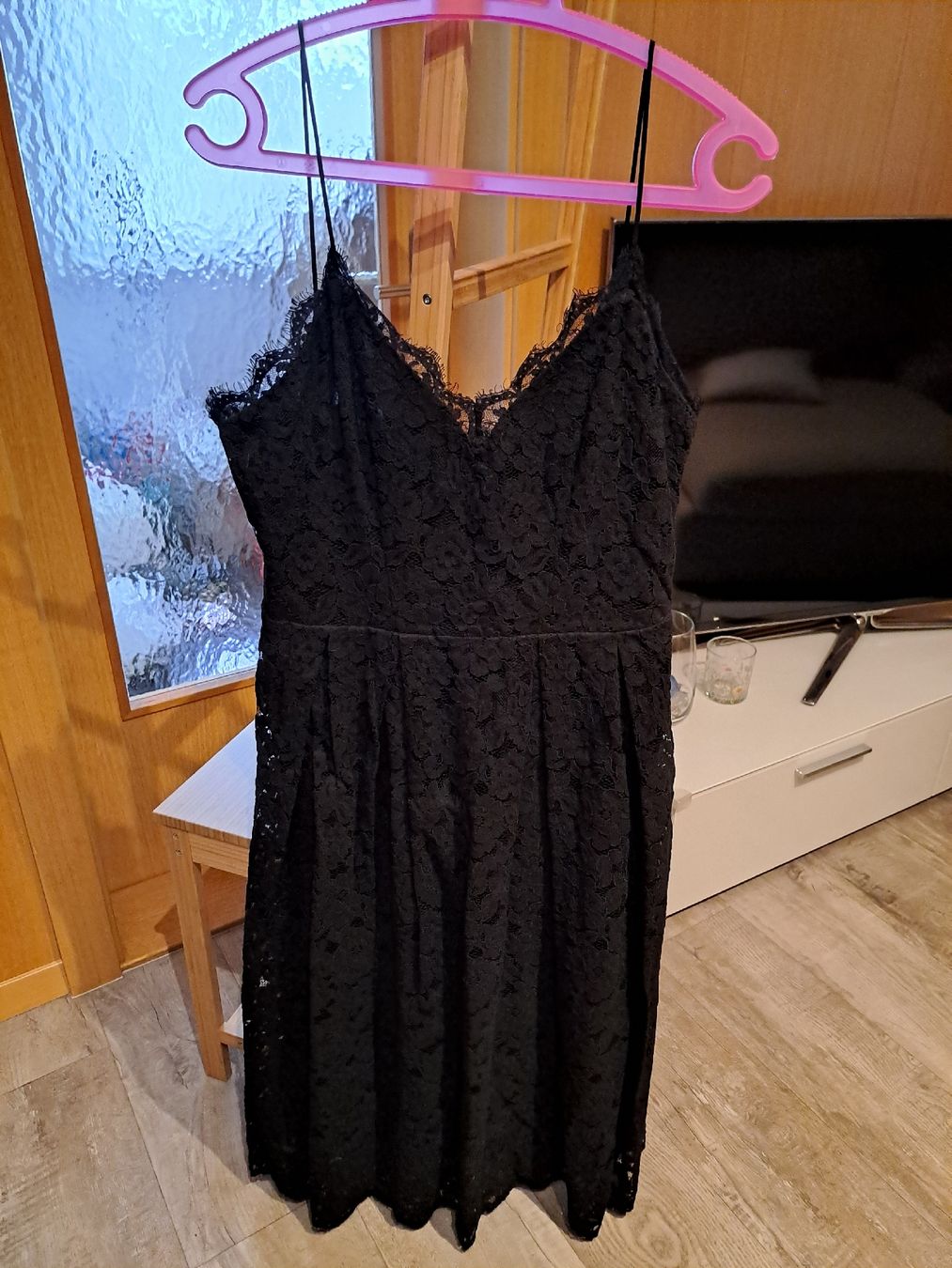 H&M Kleider: H&M Kleid schwarze Spitze Grösse 42 – Neu (gemäss Beschreibung) aus Rickenbach LU von bishiida