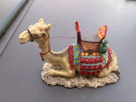 Dekofigur Kamel liegend mit Sattel Dekoration 18cm