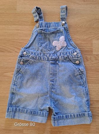 Tolle Jeans-Latzhose kurz - Grösse 80