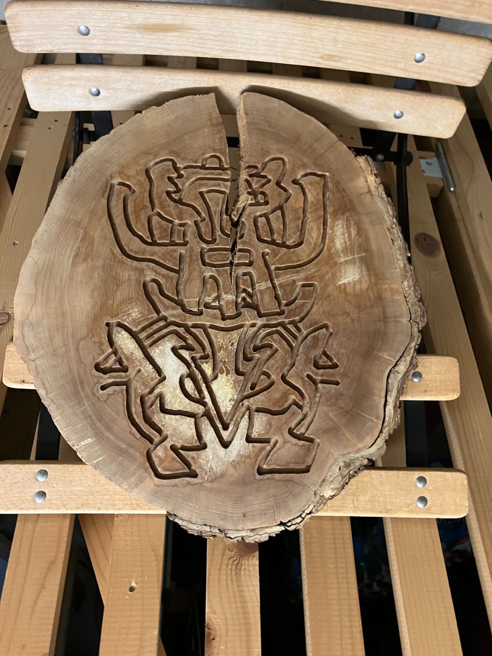 Articoli in legno: Holzdeko Baumscheibe geschnitzt rustikal Unikat – Usato da Luzern venduto da gil_9jtr