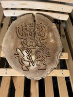 Holzdeko Baumscheibe geschnitzt rustikal Unikat