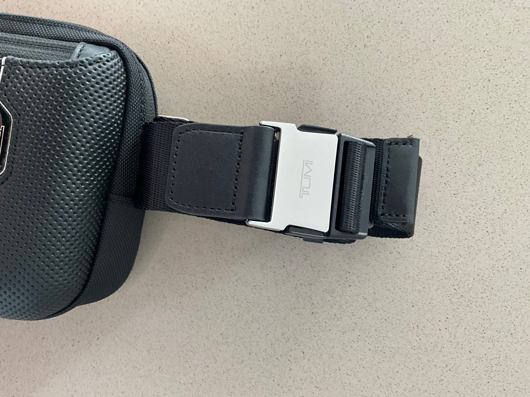 Tumi Borse: Crossbody Bag Marke Tumi – Usato da Seon venduto da xanae 2