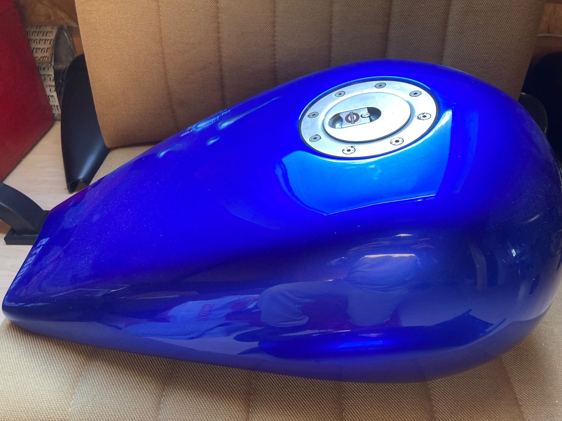 Harley-Davidson Accessori per altri veicoli: Harley / Custom Motorrad Tank – Usato da Belp venduto da Siruz 5