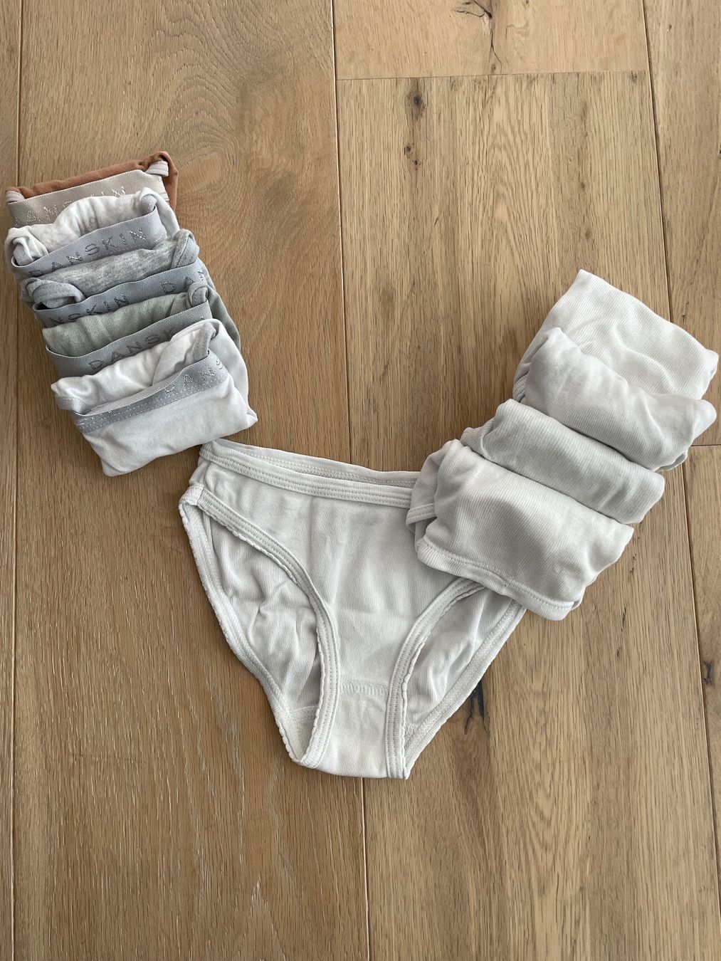 Biancheria intima: Mädchen Slips von Danskin, Grösse 110/116 – Usato da Willerzell venduto da Ordentliches_Leben 1