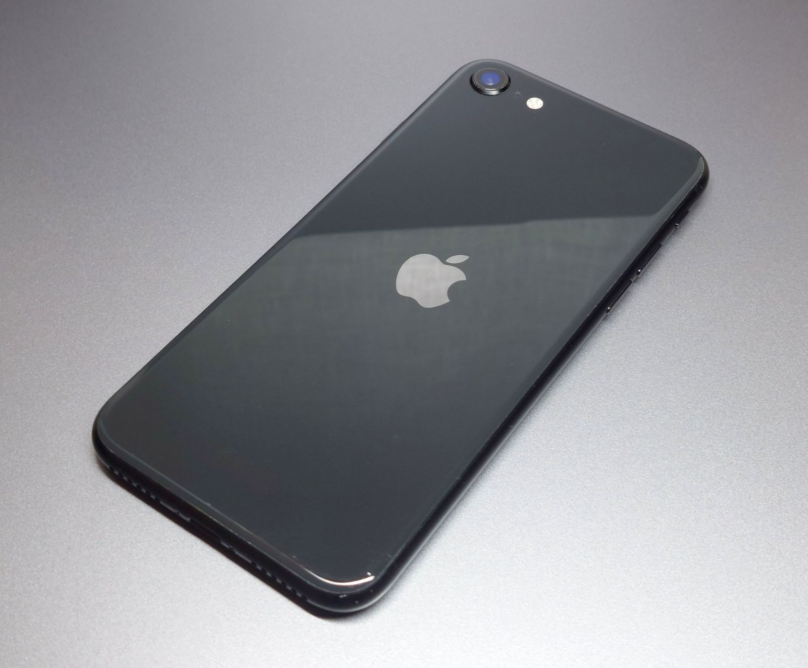 Apple Handys / Smartphones: iPhone SE 2020 64gb 100% Akku, + Hülle – Gebraucht aus Pfäffikon SZ von max_5ylc 6