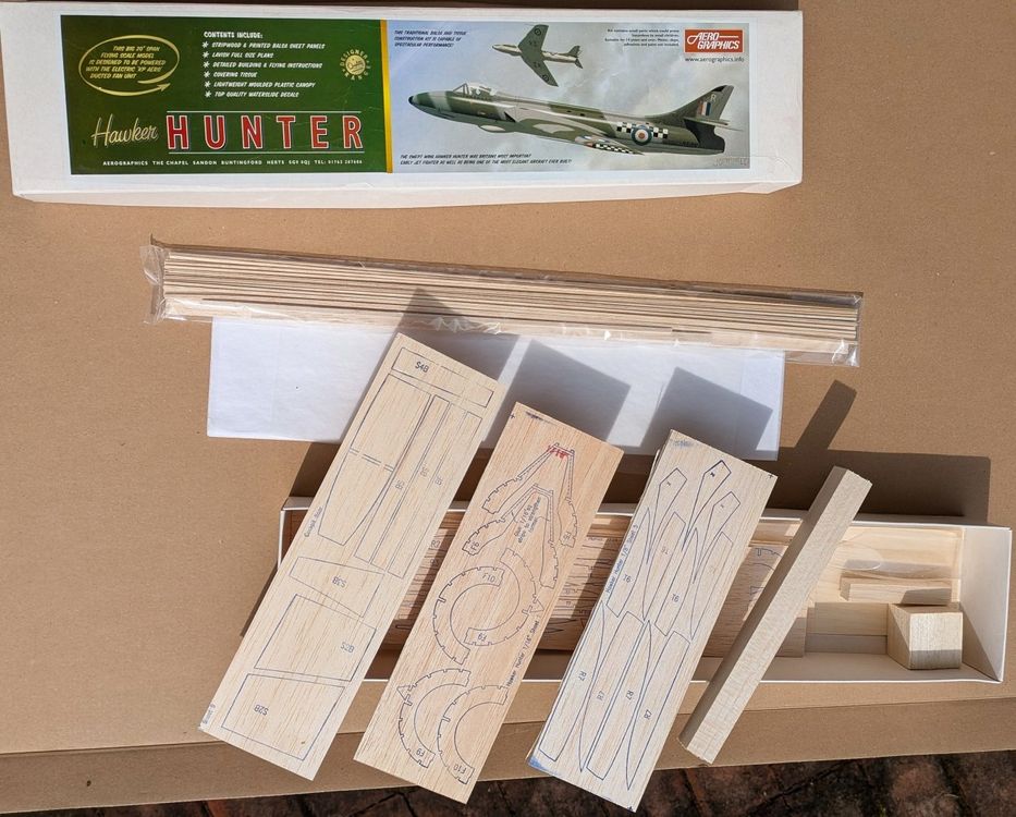 Aero Graphics Hawker Hunter EDF Balsa Holzmodell-Bausatz (Neu und ...