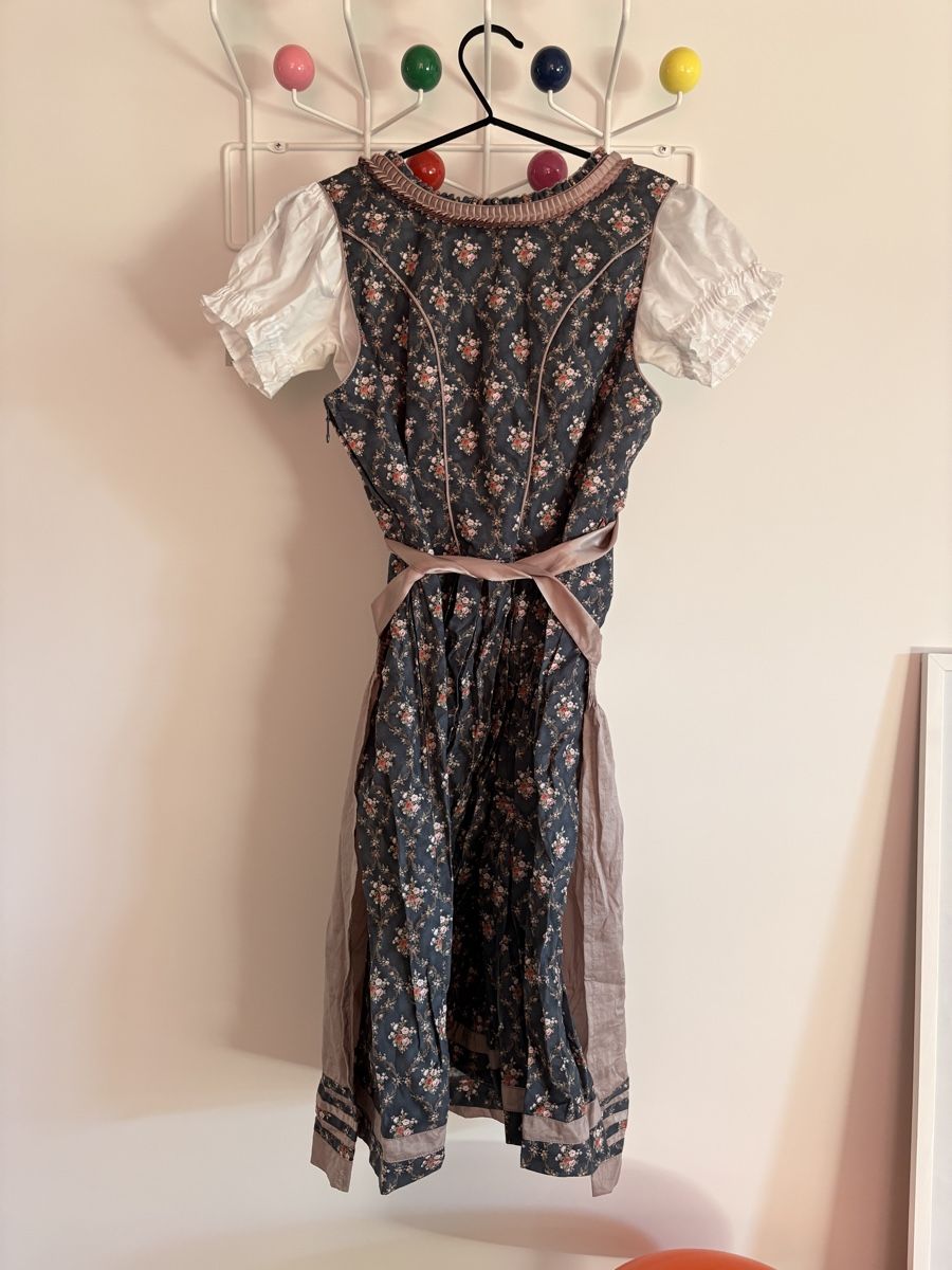 Costumi: Dirndl - Dirndlalm - Gr 38 – Usato da Zürich venduto da nin_n7p7 2