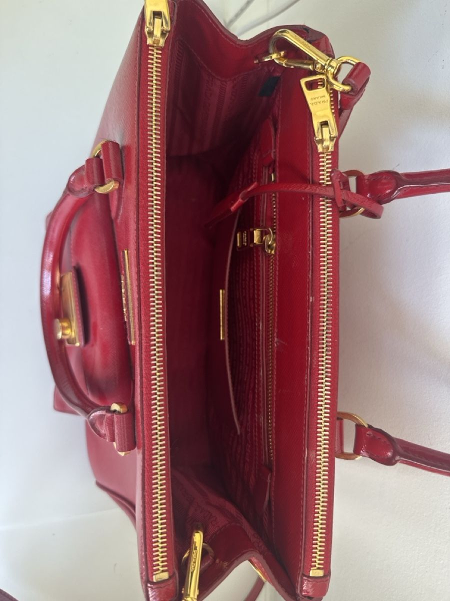 Prada Sacs femmes: Prada Handtasche – D'occasion à Küsnacht ZH par ees_9thz 2