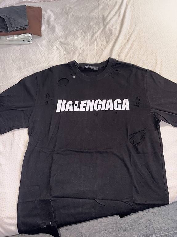 T-Shirts: Balenciaga shirt – Gebraucht aus Obergerlafingen von raj_5njg