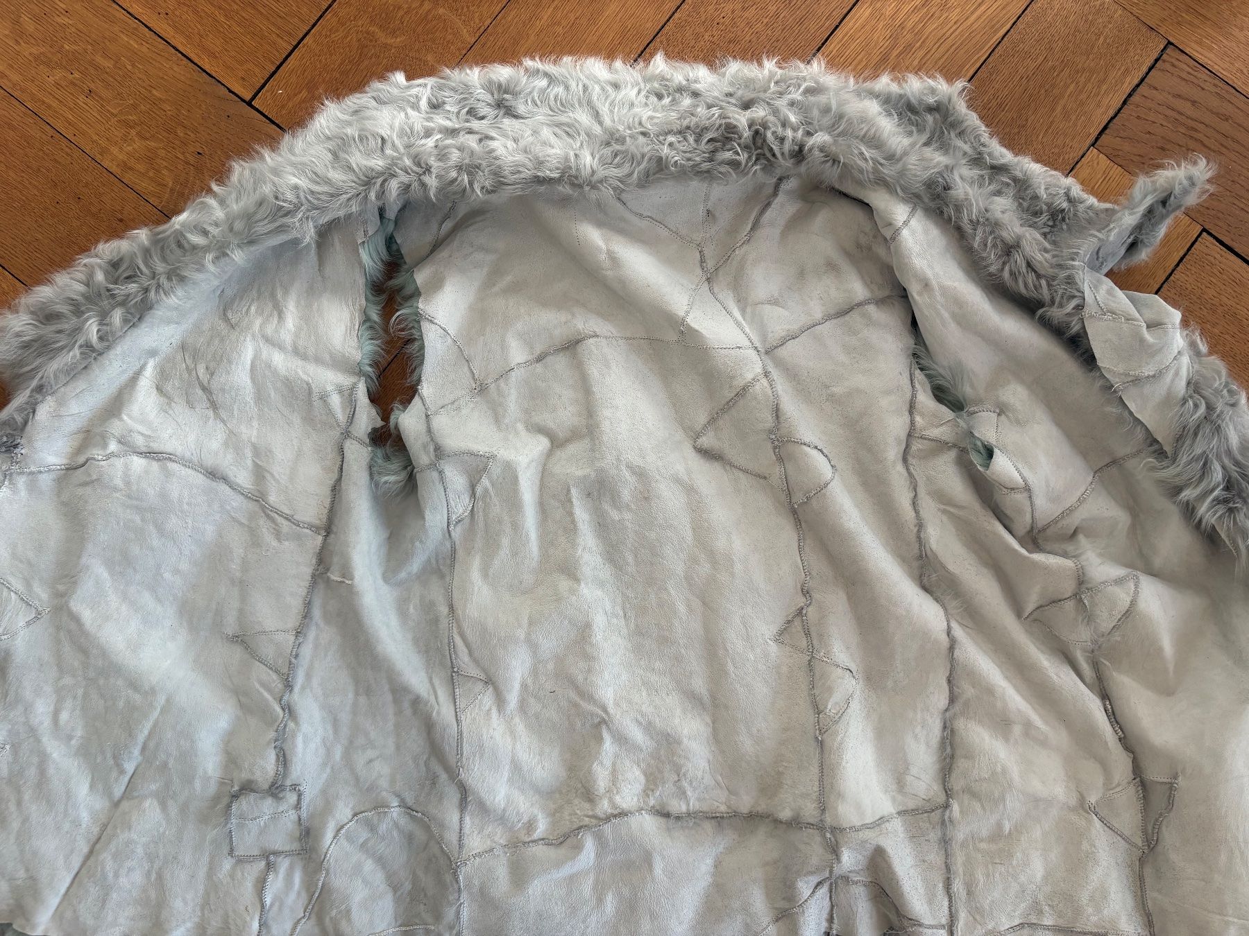 Gilet & Giacche senza maniche: Weste aus Lammfell ca. Gr S / 36 – Usato da Zürich venduto da triangular 3