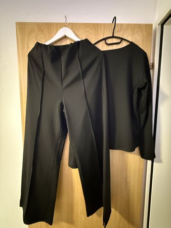 Schwarzes Hosen-Oberteil-Set Grösse L guter Zustand