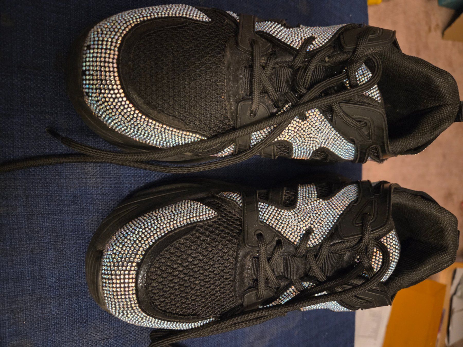 Damenschuhe: Glitzer Sneaker – Gebraucht aus Winterthur von Silianebelstreif 2