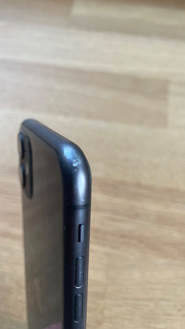 Apple Telefoni cellulari / Smartphones: iPhone 11 – Usato da Henggart venduto da bauman 4