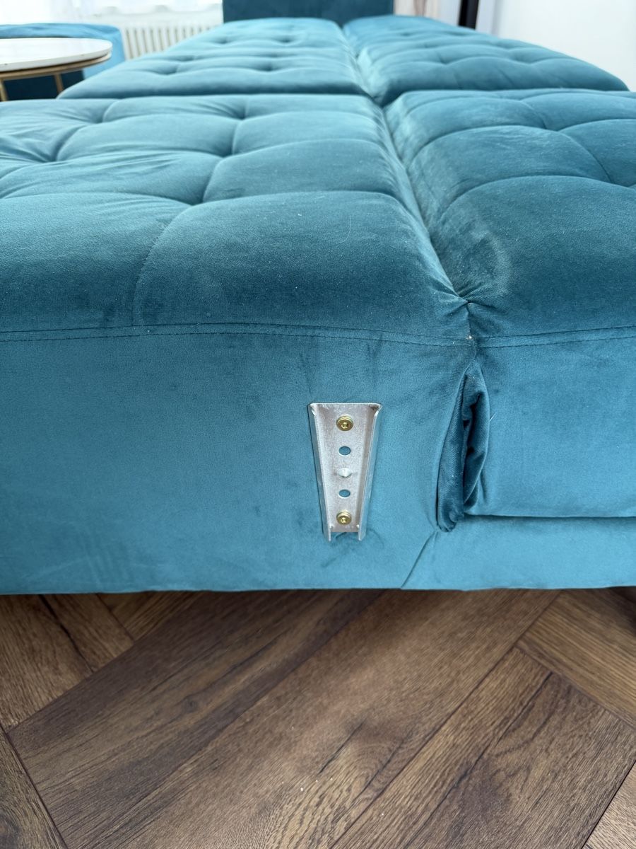 Sofas: Ecksofa mit Ottomane Petrol Samt  – D'occasion à Kriens par Modeoutlet 6
