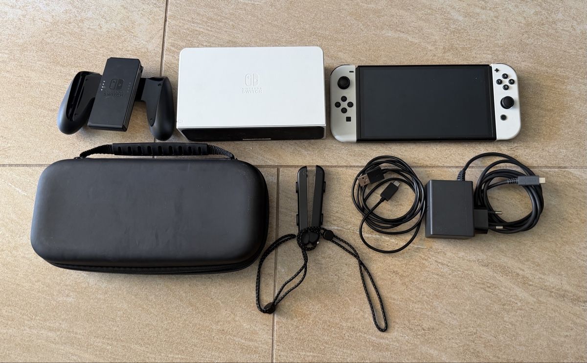 Nintendo Konsolen: Nintendo Switch OLED bianca – Gebraucht aus Pregassona von ron_7q5y
