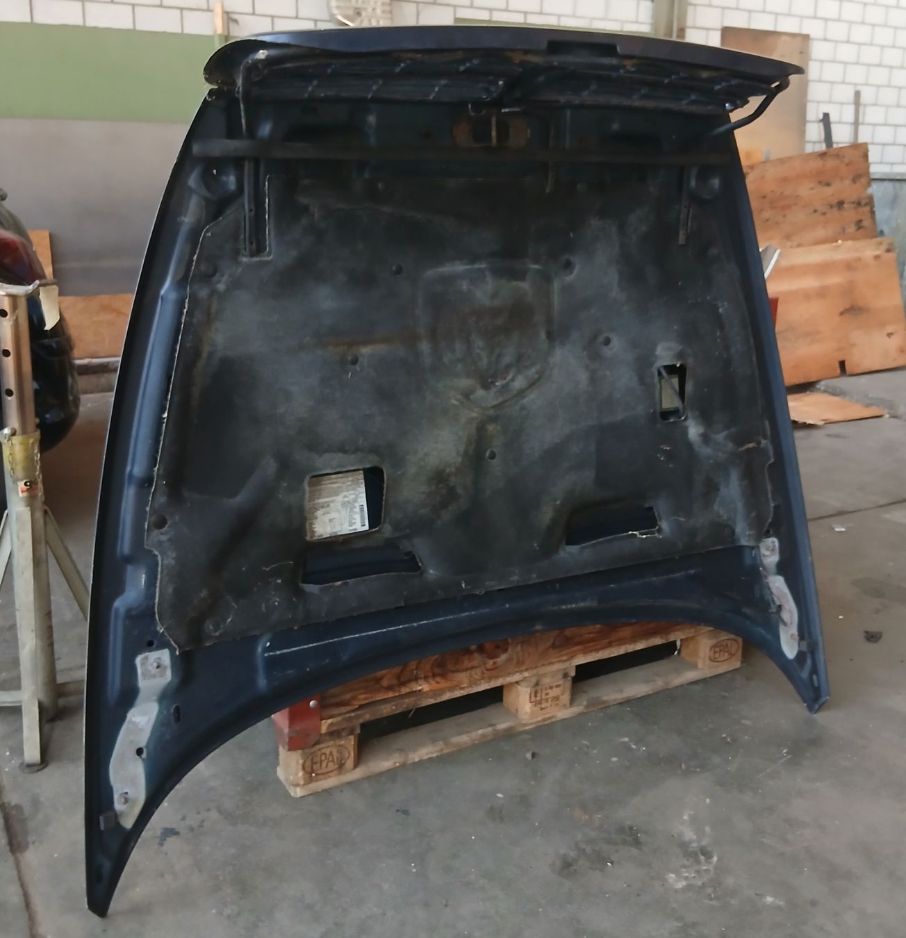 Dodge Toutes les pièces auto: Capot Dodge Durango 1998-2003  – D'occasion à la heutte par Auto-stock 1