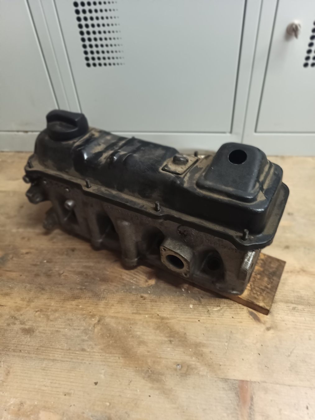 VW Tutti pezzi di ricambio auto: VW Golf 2 Zylinderkopf – Usato da Unteriberg venduto da sumsi3004