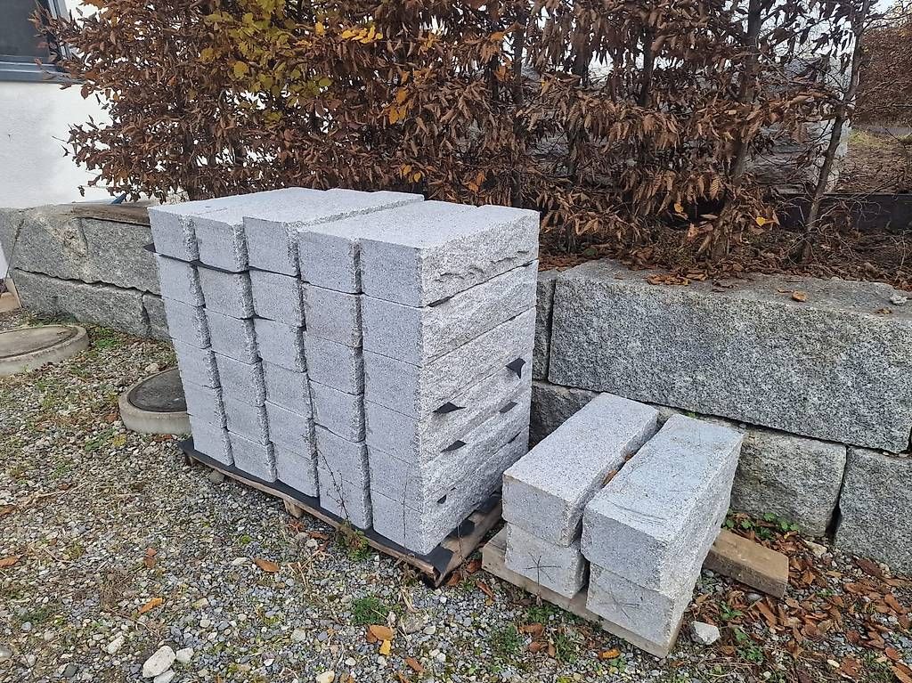 Steine & Dachziegeln: Granit Mauersteine gespalten – Gebraucht aus Ottikon von nag-champa77 2