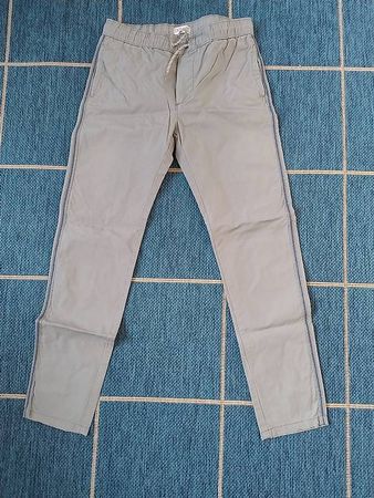 Hose für Jungen in Gr.140  