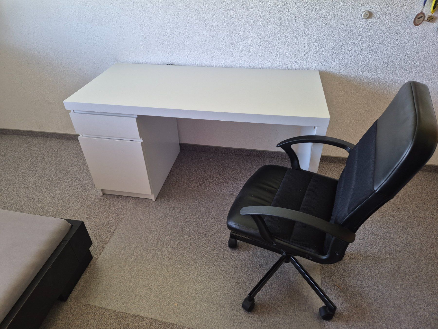 Ikea Scrivanie: Pult Ikea top Zustand – Usato da Bernhardzell venduto da deadfaabioo