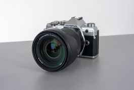 Olympus E-M5 III inkl. 12-200 F3.5 - 6.3 und 12-50 VERKAUFT