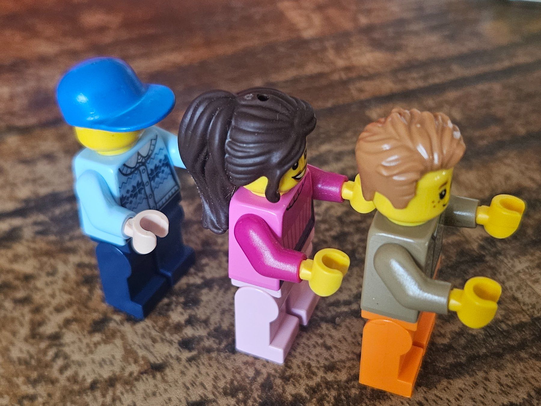Lego Kit di costruzioni: lego lot de 3 figurines – Usato da Confignon venduto da Ecrofigs 3