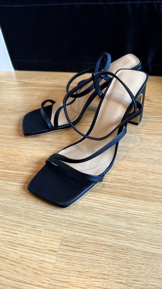 H&M Scarpe da donna: H&M Sandale 39 – Nuovo (secondo la descrizione) da Zürich venduto da amaguri