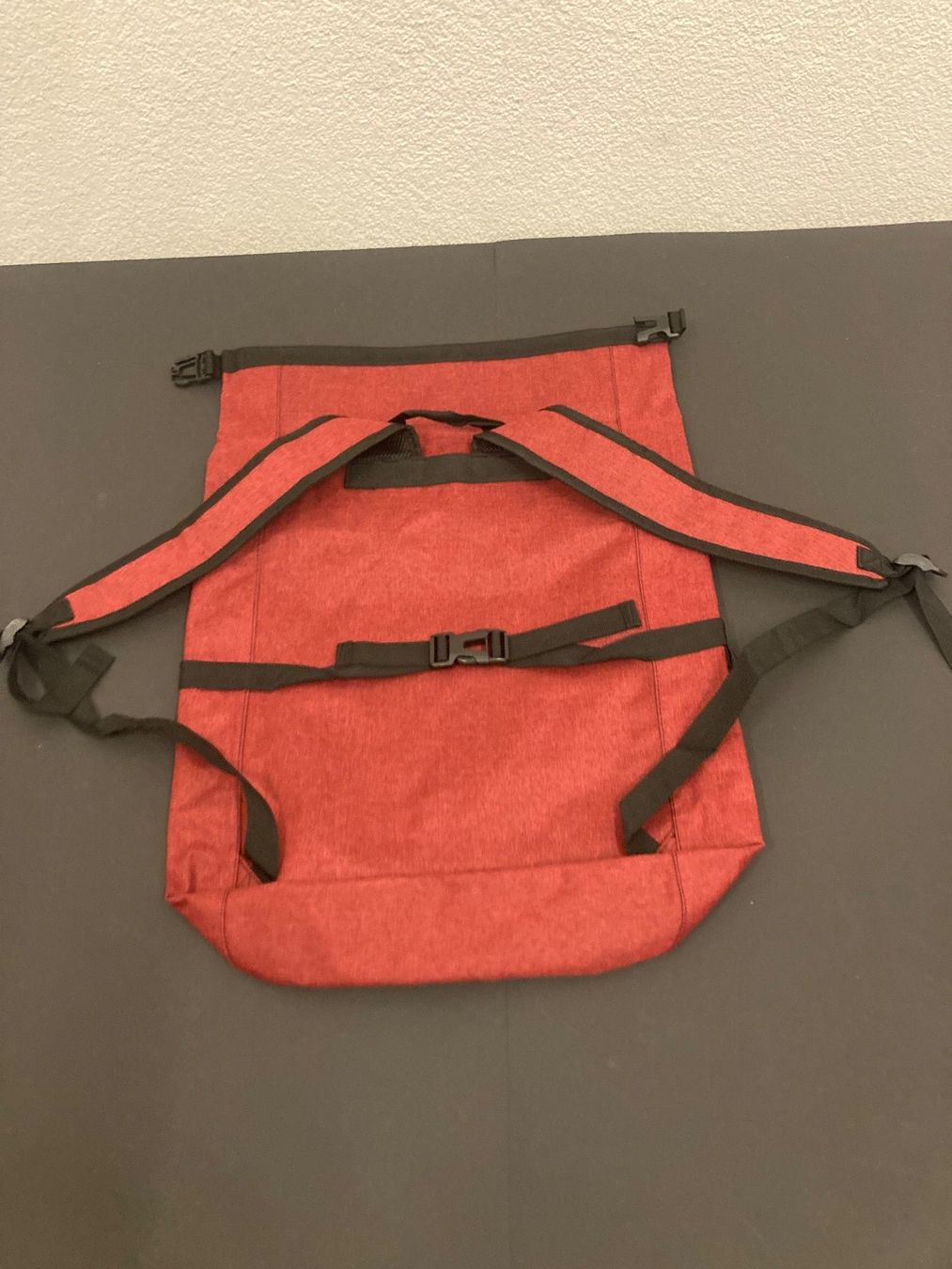 Zaini: Rucksack wasserdicht, ca. 60 x 40 cm, dunkelrot – Nuovo e nell'imballaggio originale da Neuenhof venduto da jorogo 4
