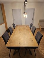 Holzesstisch inkl. 6 Stühle und Lampe