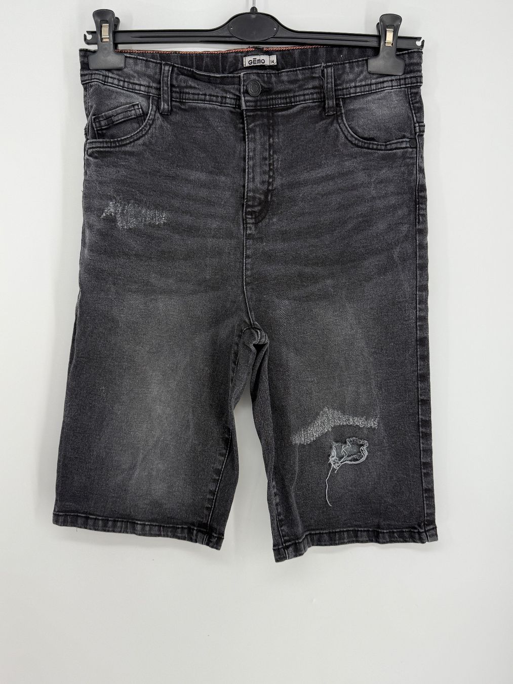 Pantaloni: schwarze Jeans Shorts Gr. 164 von Gemo – Usato da Auenstein venduto da moin.