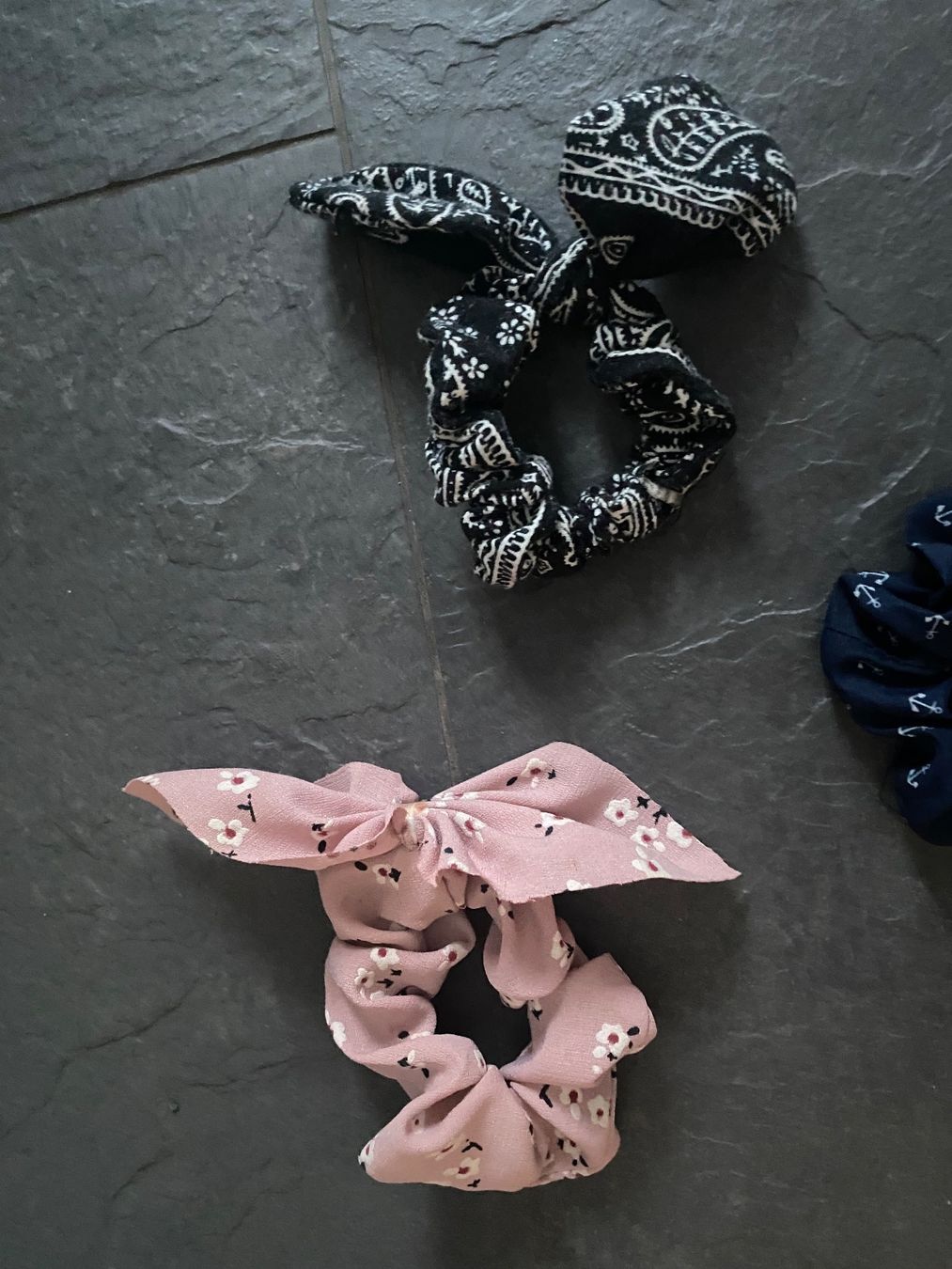 Accessori per capelli: 5 Stk. Squanchy Haargummi – Usato da Bonstetten venduto da VCLS 1