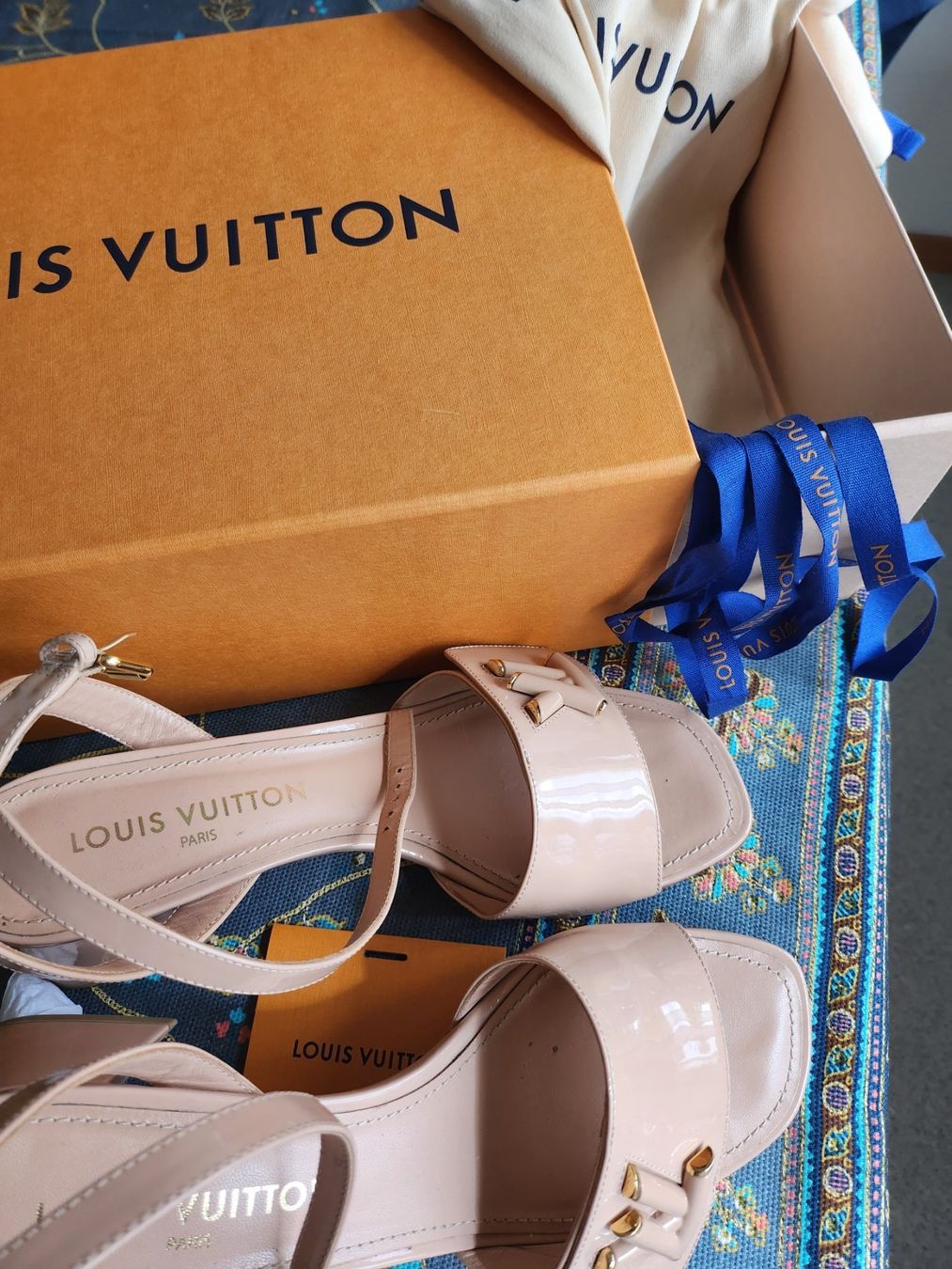 Louis Vuitton Scarpe da donna: Louis Vuitton ,  Sandaletten. Gr 40 – Usato da Dietikon venduto da Oxana01 6
