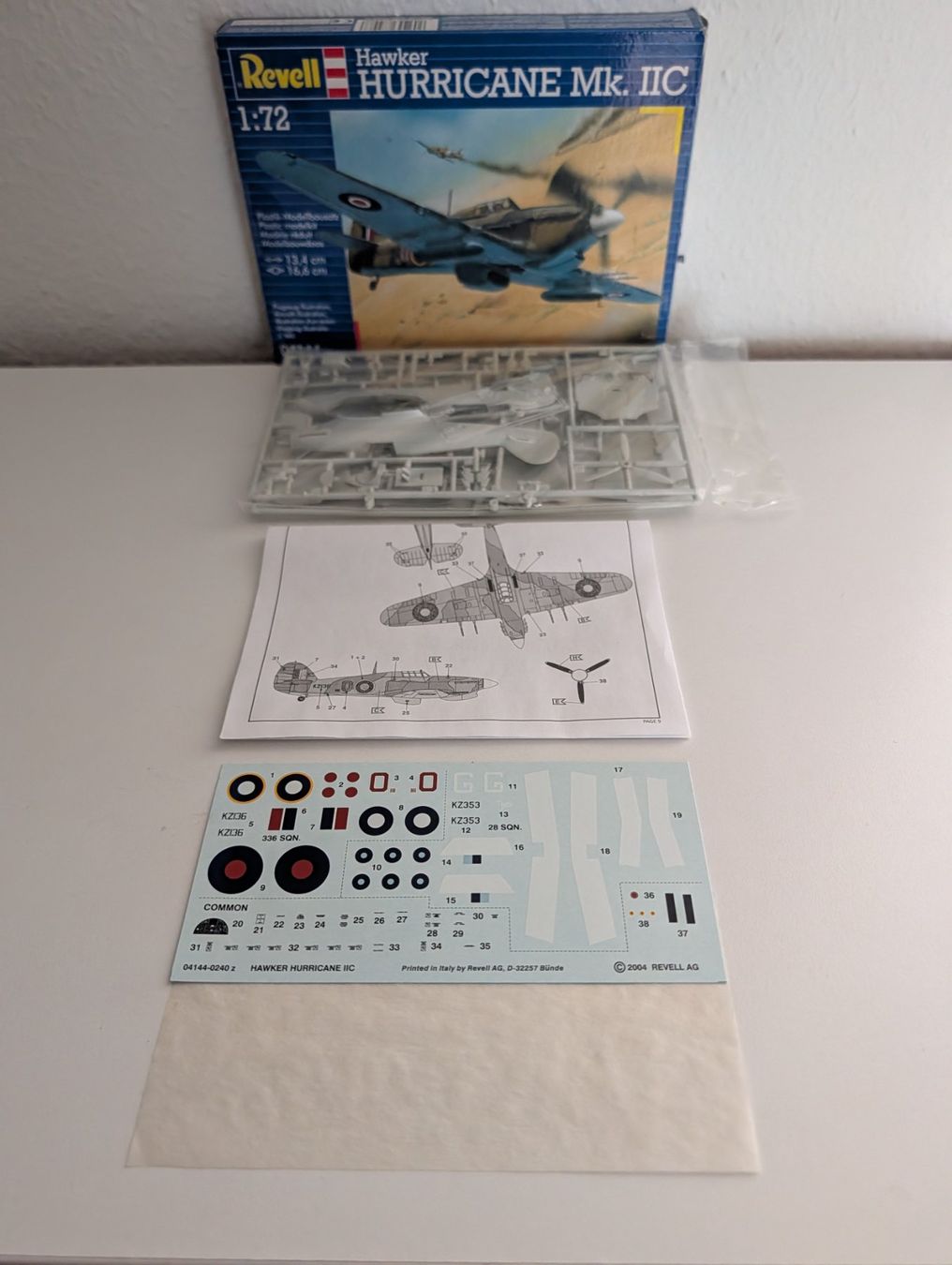 Revell Kit di modellismo & Modellini statici: Revell 04144 Hawker Hurricane Mk. IIC - Massstab 1:72 – Nuovo (secondo la descrizione) da Zürich venduto da eflohmi