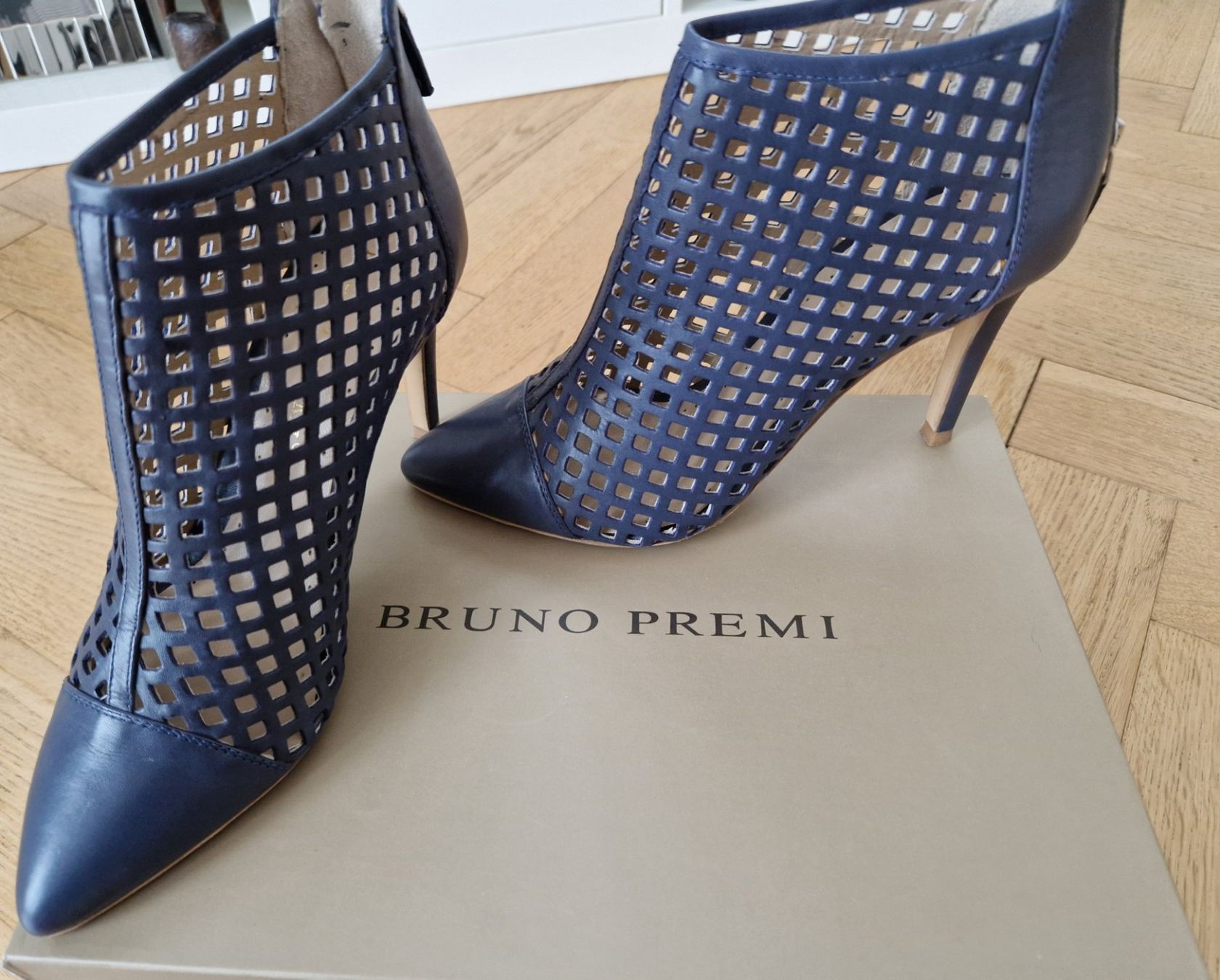 Damenschuhe: Stiefeletten mit Pfennigabsatz von "BRUNO PREMI" – Neu und originalverpackt aus Küsnacht ZH von 2011_ 4