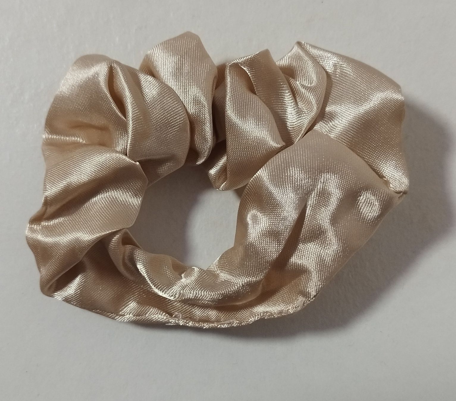 Accessori per capelli: Beige Haargummis – Nuovo e nell'imballaggio originale da Winterthur venduto da deb_c6qh
