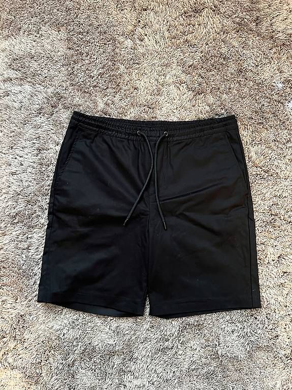 Pantaloni: Zara Shorts schwarz – Usato da Herisau venduto da ogkosta