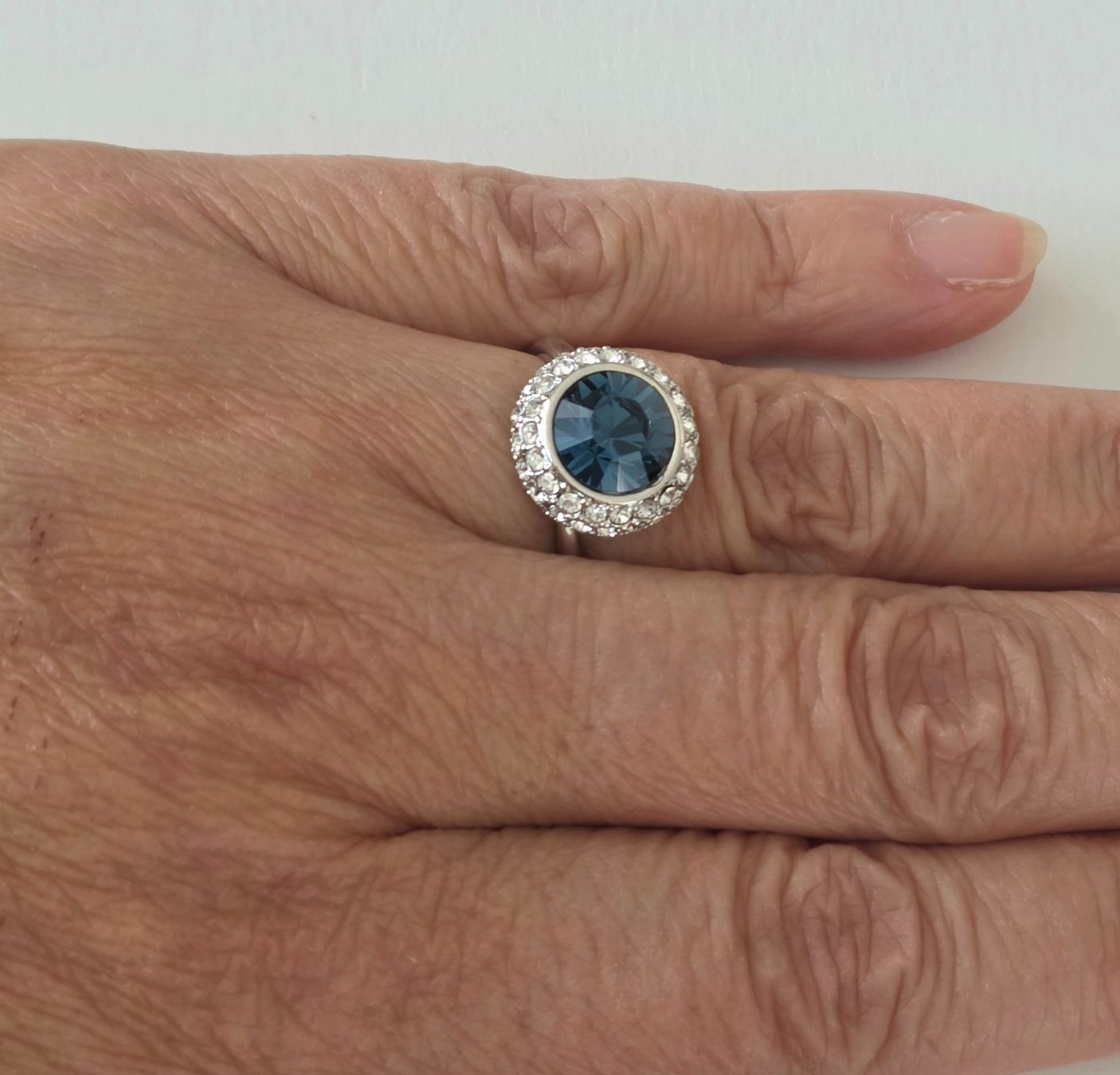 Anelli: Eleganter Ring mit Swarovski Steinen - Neu – Nuovo e nell'imballaggio originale da Uetikon am See venduto da Springdream 7