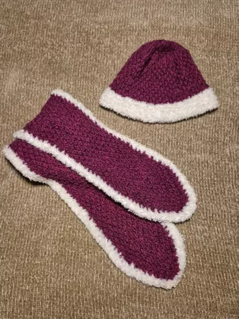 Mädchen Schal und Mütze, handgestrickt vom Grosi