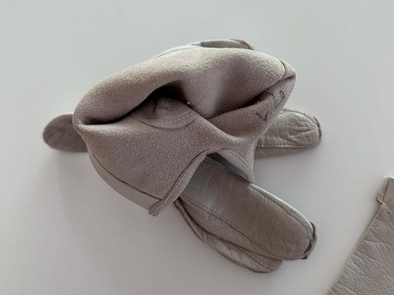 Handschuhe & Handstulpen: Vintage Leather Gloves – Gebraucht aus St. Gallen von look-twice 5