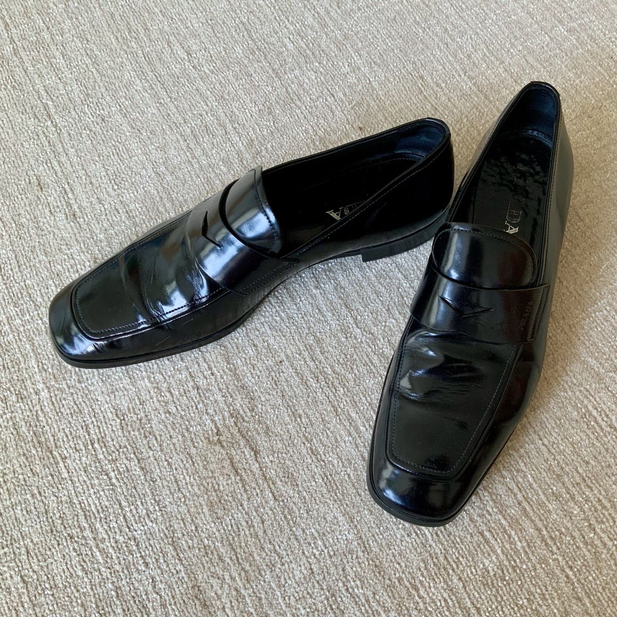Prada Scarpe da uomo: Prada Leather Penny Loafers - Schwarz - Grösse 44 - Echtlede – Usato da Zürich venduto da leonzo