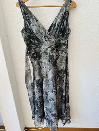 Abito donna fantasia grigio per una taglia 42 circa