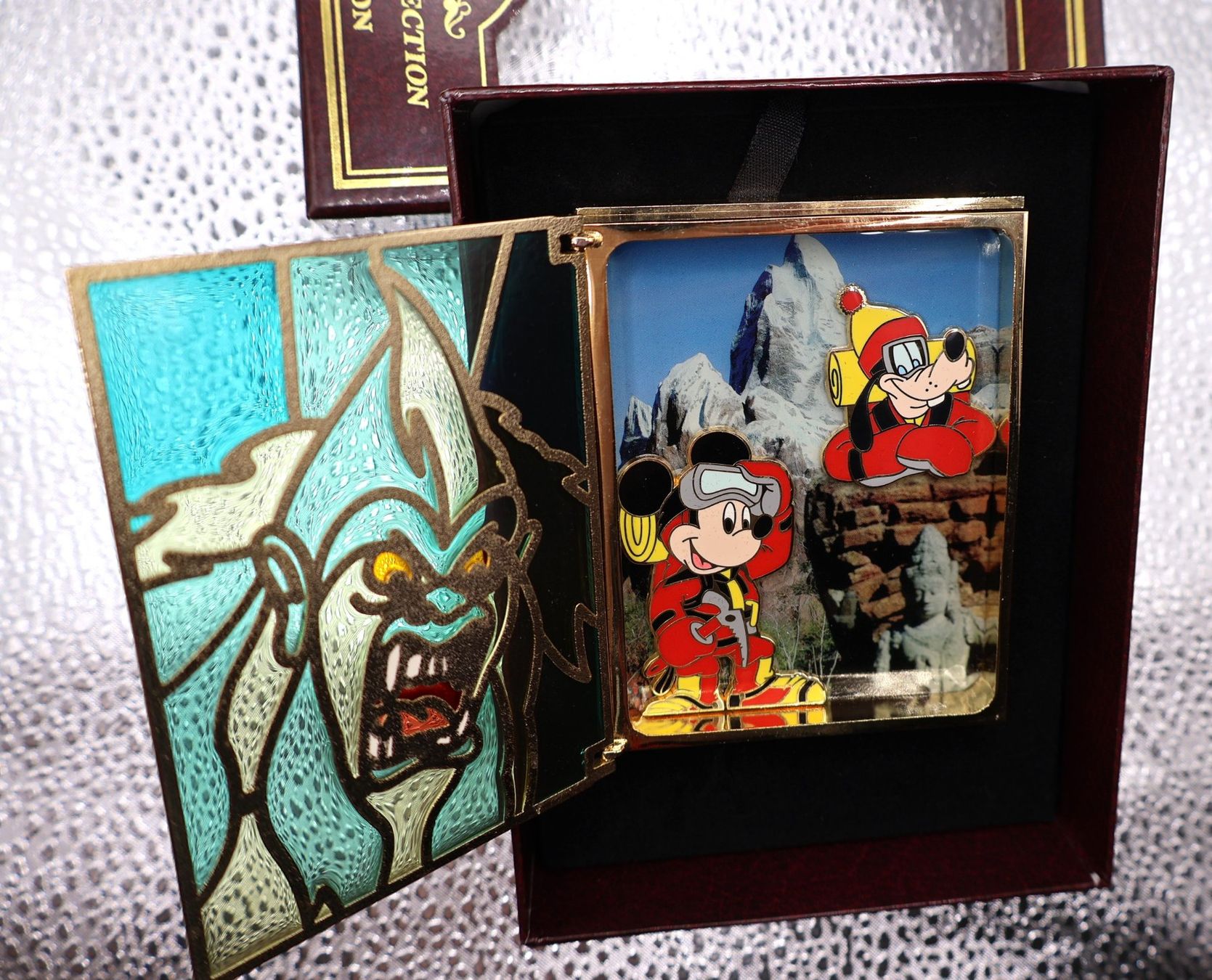 Disney Placchette & Badge: Disney STORYBOOK Himalaya – Usato da Winterthur venduto da Sammleroase 2