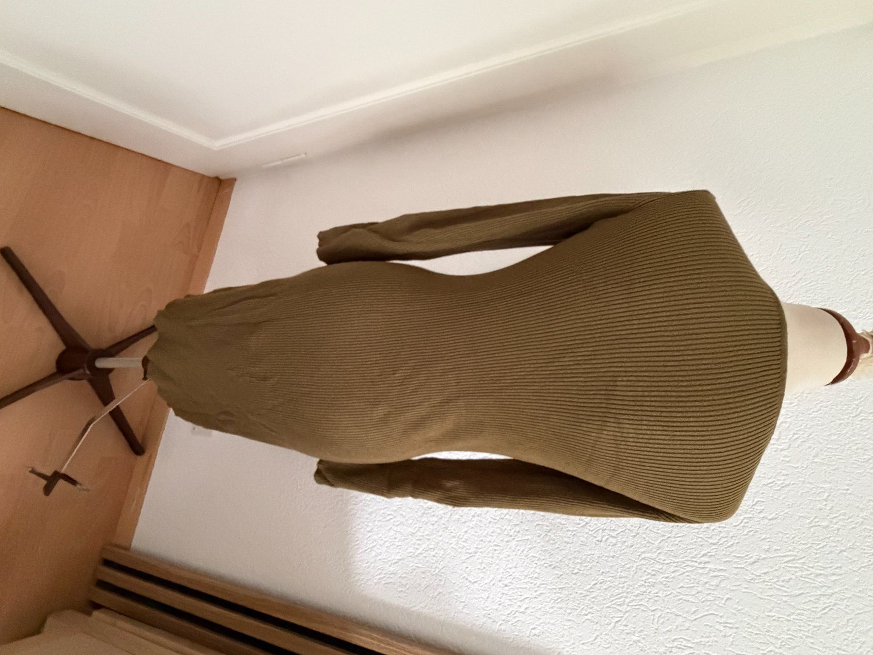 Kleider: Strick Kleid S-M – Gebraucht aus Liestal von aarroon 6