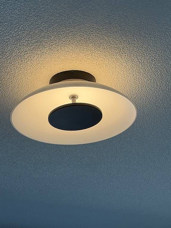 Lampadari & plafoniere: Plafonnier LED noir et blanc commande spéciale – Usato da Carouge GE venduto da Ikle00 1