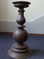 Antiker, massiver Bronzefuss