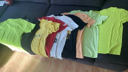 T-Shirts Sommerpaket, 9 Stück, verschiedene Farben & Grössen