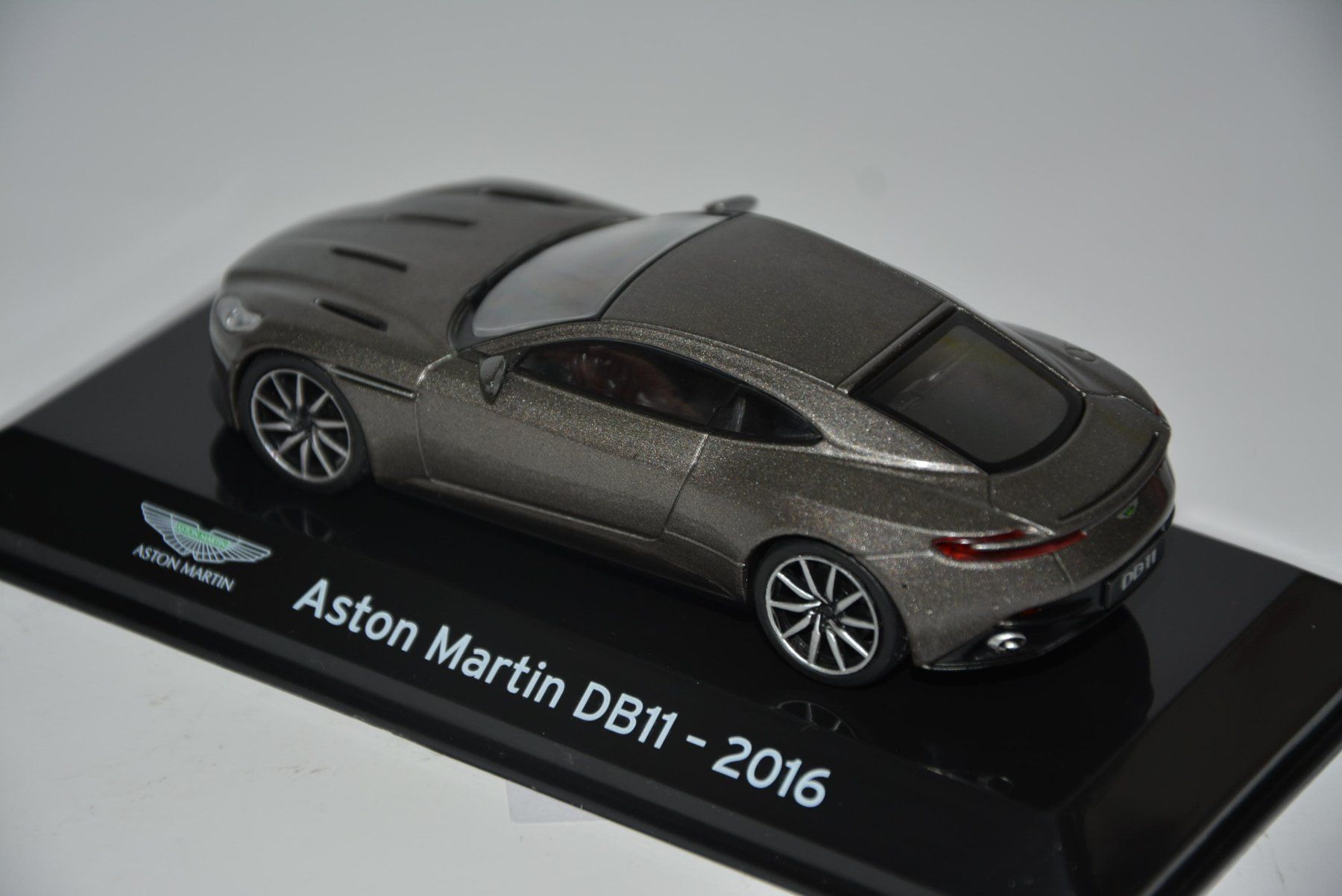 Aston Martin Modellini d'auto: Aston Martin DB11 2016 , 1.43 – Nuovo e nell'imballaggio originale da Goldach venduto da Feivel9 8